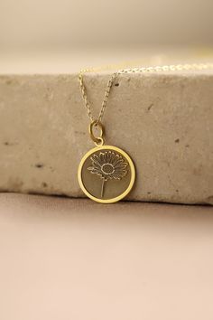 Gold Daisy Flower Pendant - Daisy Gold Necklace ● Material of pendant: Solid Gold 14k ( REAL GOLD ) ● Metal Stamp: 14k ( REAL GOLD ) ● The pendant is available in 5 sizes: - 12,7 mm / 0.5 inches (Diameter) - 14,0 mm / 0,55 inches ( Diameter ) In the photos - 15,3 mm / 0.6 inches ( Diameter ) - 16,5 mm / 0,65 inches ( Diameter ) - 19,1 mm / 0,75 inches ( Diameter ) ( In the photos the size is 14mm / 0.55 inches Diameter ) ( Jump Ring inner diameter: 4 mm ) ● Material of chain: Solid gold 14k ( RE White Gold Flower Charm Necklace, White Gold Necklace With Flower Charm, Gold Necklaces With Birth Flower Round Pendant, Yellow Gold Flower Charm Pendant Necklace, Yellow Gold Pendant Charm Necklace With Flower, Yellow Gold Round Charm Necklace With Birth Flower, Gold Flower Necklace In 14k Gold, Dainty Yellow Gold Necklace With Flower Charm, Silver 14k Gold Birth Flower Necklace