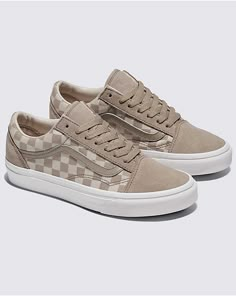 Old Skool Checkerboard Shoe Womens Checkered Vans Outfit, Tan Vans, Street Skater, Checkerboard Vans, Classy Pants, Checkered Shoes, Vans Checkered, Vans Women, Vans Outfit