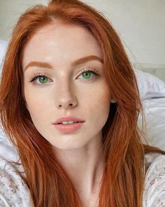 Green Eyes With Red Hair, Strawberry Blonde Green Eyes, Ginger Woman Aesthetic, Red Head Green Eyes, Redhead With Green Eyes, Red Hair Green Eyes Girl, Beautiful Eye Color, Green Eyes Red Hair, Pretty Ginger