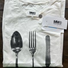 Brand New And Authentic Medium Mm6 Tshirt It Has Never Been Worn Still Tags And See Label With Product Code For Authenticity Unisex Maison Margiela Kiss Shirt Diy, Maison Margiela Gats Outfit Men, Mm Paris, Maison Margiela 90s Campaign, Margiela Kiss Shirt, Lips Shirt, Margiela Shirt, Plastic Clothes, Martin Margiela