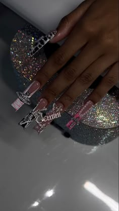 17 Birthday Nail Ideas Acrylic, Birthday Nails Aquarius, Birthday Baddie Nails, Baddie Long Nails, Baddie Birthday Nails Long, Gemini Nails Designs, Long Birthday Nails, Cute Freestyle Nails