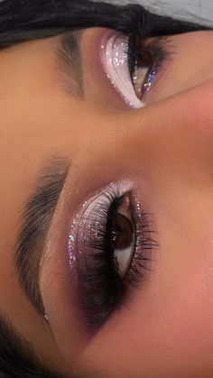 Makeup With Dark Purple Dress, Glam Makeup For Purple Dress, Purple Quince Eye Makeup, Light Purple Wedding Makeup, Fancy Eyeshadow Looks, Quinceanera Makeup Lilac, Rapunzel Quince Makeup, Lavender Quinceanera Makeup, Purple Makeup Quinceanera