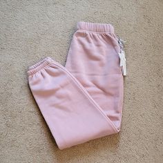 Nwt Comfy Pink Fleece-Lined Jogger, Perfect For Fall And Winter. Elastic At Waist And Ankles, 2 Side Pockets. Size M Pink Joggers Outfit Women, Pink Joggers Outfit, Joggers Outfit Women, Yellow Joggers, Hair Roblox, Pink Sweat, White Sweatpants, Pink Sweats, Black Hair Roblox