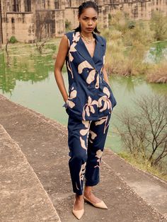 Introducing the Elaenia Co-ord Set, a sublime combination of sleek modern silhouettes and classic details. Boasting a striking blue lino print and luxuriously soft fabric, this set features a relaxed tunic, complete with front button opening and pockets, and a regular fit trouser with side seam pockets, front button opening and an elasticated back. Fully lined for an exquisite fit, it's the perfect way to elevate your wardrobe. Crop Top Lehenga, Womens Wrap Dress, Men's Ethnic Wear, Sustainable Clothing Brands, White Tunic, Sustainable Fashion Brands, Top Pants Set, Kurta With Pants, Lino Print