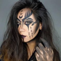 Artemis Makeup, Dark Goddess Costume, Goddess Halloween Makeup, Goddess Makeup Look, Native American Makeup, Goddess Of Darkness, Makeup Halloween Costumes, Shadow Kingdom