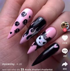 Black And Pink Acrylic Nails Edgy, Pastel Goth Nails Creepy Cute, Nail Designs Alt, Creepy Cute Nails, Kawaii Goth Nails, Kuromi Acrylic Nails, Cute Goth Nails, Kuromi Nails Acrylic, Cute Anime Nails