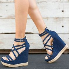 Hak Tinggi, Heel Sandals Outfit, Wedge Platform Sandals, Cute Heels, Girly Shoes, Womens Shoes High Heels, Platform High Heels, Platform Wedge Sandals