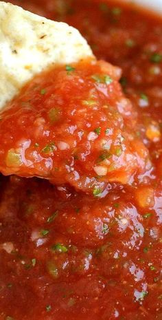 the ingredients to make this dish are shown in three different pictures, including tortilla shells and marinara sauce