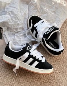 Check out the trendy new Adidas Campus 00s shoes! #Trendy #Adidas #Campus #Campus 00s #Black #AdidasCampus #AdidasCampus00s #Shoes #Shoe #Low #Men #Woman Adidas Campus Shoes, Trendy Shoes Sneakers, Dr Shoes, Basket Style, Preppy Shoes, Pretty Shoes Sneakers, Adidas Shoes Women, Hype Shoes, Adidas Sneaker