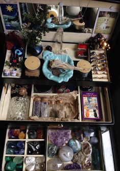 Box Altar, Witchcraft Altar, Wiccan Decor, Magia Das Ervas, Crystal Altar, Witches Altar, Wiccan Altar, Eclectic Witch