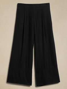 Back by popular demand, these linen-blend pants are now available in a variety of colors to suit every style. Cropped length. Pull on. Pleated front. Half-back elastic waistband. On-seam front pockets. Welt back pockets. Made exclusively for Banana Republic Factory. #851726 Linen Blend Pants, Wide Leg Cropped Pants, No Code, Banana Republic Factory, Black Print, Cropped Pants, Linen Blend, Banana Republic, Casual Pants