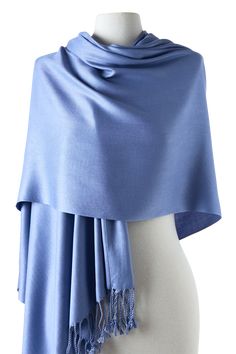 - Pashmina Lisa de viscose jeans | 70x180cm- Scarf Me Elegant Blue Shawl For Spring, Blue Fall Shawl, Elegant Blue Shawl For Fall, Elegant Blue Fall Shawl, Elegant Blue Pashmina Shawl, Elegant Blue Scarves For Fall, Elegant Blue Pashmina Shawl For Winter, Short Kaftan, Scarf Trends