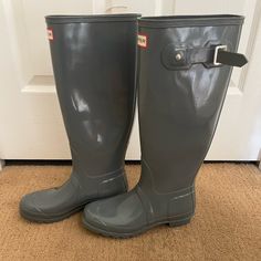 Size Eight Never Worn Hunter Boots! The Grey Matches Everything And I Love Them So Much, But I Only Wear My Other Pair Of Hunter Boots. Size 8 Hunter Shoes, Women Hunters, I Love Them So Much, The Grey, Hunter Boots, Winter Rain, Rain Boots, Women Shoes, Boots