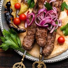 Kefta Recipe, Adana Kebab Recipe, Healthy Barbecue, Kebab Meat, Lamb Kebabs, Meat Skewers, Beef Skewers, Grilled Peppers, Grilled Lamb