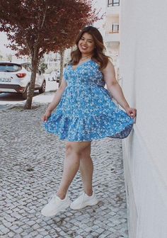 Pinafore Dress Outfit, Mid Size Fashion, Plus Size Mini Dresses, Boho Chic Outfits