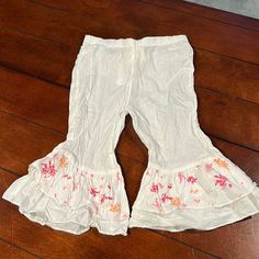 Nwt Naartjie White Lawn Whispey Fancy Pants Bell Bottoms Size L 6 Years Cute Spring Sets With Elastic Waistband, Cute White Summer Pants, Stretch Bottoms For Spring, Spring Stretch Cotton Bloomers, Cute Fitted White Bottoms, Cute White Fitted Bottoms, Casual Ruffle Bottoms For Playwear, Casual Ruffled Bottoms For Playwear, Cute Stretch Summer Pants