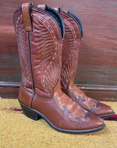 "From the magical Red Rock country of Sedona, Arizona, nestled in the delight of the Coconino National Forest, BlackbirdSedona presents to you this great pair of 1980's Brown Vintage Men's Laredo Western boots. They are a Men's size 9.5 EE (wider than average width) Made in USA. They are in worn-in and distressed vintage condition, which gives these cool boots so much character! FREE DOMESTIC SHIPPING! Condition notes: -Leather vamp. Other materials man-made. -Wear to heels -Broken -in and distr Coconino National Forest, Pirates Of Penzance, Black Cowboy, Sedona Az, Western Vintage, Mens Cowboy, Moccasin Boots, Sedona Arizona, Brown Vintage