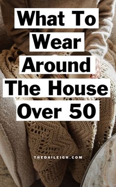 What To Wear Around The House Over 50, Leggings Outfits Over 50, Winter Outfit Ideas Over 50, How To Wear leggings Over 50 Outfits For Around The House, Women Over 60 Fashion Classy, Leggings Outfits, How To Wear Leggings, Capsule Wardrobe Essentials, Casual Outfits For Moms, Over 60 Fashion