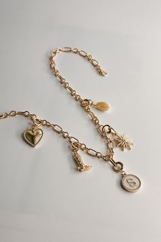 Image shows the bottom of the Kennedy Gold Chain Link Necklace against a white background. Necklace has gold circle and oval links. Shown with 6 assorted charms added. Charm Necklace Diy, Gold Chain Link Necklace, Daily Wear Jewellery, Studded Necklace, Bangles Jewelry Designs, Necklace Diy, Perfect Foundation, Outfit Making, Jewelry Design Necklace