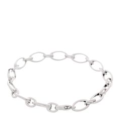 This is an authentic TIFFANY 18K White Gold Clasping Oval Link Bracelet. The bracelet is crafted of 18 karat white gold and features oval clasping links alternating between polished round links. Tiffany Bracelets, Tiffany Jewelry, White Gold Bracelet, Link Bracelets, Gold Bracelet, White Gold, Things To Sell, Bracelet, Gold