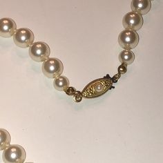 Vintage Off White Faux Pearl Classic Single Strand Boho Necklace 
Good condition. Beads feel like glass 
Approximately 16” long 

KA19
S15
Estate Jewelry costume jewelry mid century modern retro vintage boho Modern Retro, Boho Necklace, Estate Jewelry, Vintage Boho, Costume Jewelry, Faux Pearl, Women's Jewelry, Feel Like, Retro Vintage