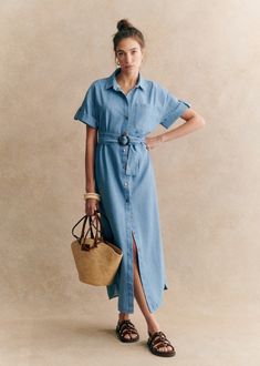 Shirtdress Outfit, Dora Dress, Short Maxi Dress, Shirt Dress Outfit, Shirt Dress Summer, Denim Maxi Dress, Knitwear Tops, Parisian Style, Spring Summer Fashion