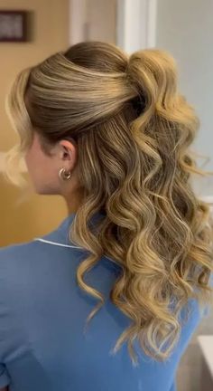 "Get Ready to Slay with 28 Irresistible Curly Hair Styles! Unlock the Secrets to Effortless Elegance. Click Now. 2c Hair, 2023 Prom, Prom Hair, Wedding Hair, Get Ready, Curly Hair, Wedding Hairstyles, Curly Hair Styles, Need To Know