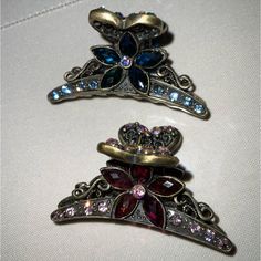 These Vintage, Beautiful Hair Clips Surely Make A Statement When You Wear Them In Your Hair. They Sparkle From Afar, And You Feel Like A Princess When You Have Them On. Brand New. Never Worn. Measurement (2.25”L X 1.5”W X 1”H) 2000s Hair Clips, Y2k Hair Clips, Summer Italy Outfits, 2000s Hair, Jeweled Hair, Aesthetic Items, Things I Want For Christmas, Y2k Hair, Vintage Hair Clips