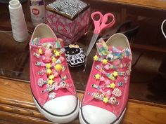 Cute Kandi Bracelets, Pastel Kandi, Pastel Converse, Pastel Scene, Diy Kandi Bracelets, Customized Shoes, Kandi Inspo