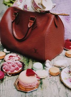 Photography Tattoo, Sac Louis Vuitton, Discount Louis Vuitton, Valley Of The Dolls, Handbag Heaven, Lv Handbags, Handbag Outlet, Handbags Online, Lv Bag