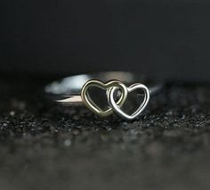 Double Heart Ring, Heart Ring, Love Ring, Knuckle Ring, Tiny Ring, Statement Ring, Gold Heart Ring, Cute Ring, Dainty Heart Ring, best Gift -->Ring details: - Theme : Romantic Wedding & Engagement - Shape- Heart  - Heart Size : 6 mm - Weight: 2 gram approx (Note:- Weight can be more or less according to the size of the ring) - Metal Type: 925 Sterling Silver, also available in 14K White Gold,14K Rose Gold,14K Yellow Gold - Ring Size: I offer more than one (Contact us if your ring size is not ava Love Heart Ring, Romantic Gifts For Girlfriend, Double Heart Ring, Frame Ring, Heart Rings, Gold Heart Ring, Jewelry Cute, Tiny Rings, Ring Heart