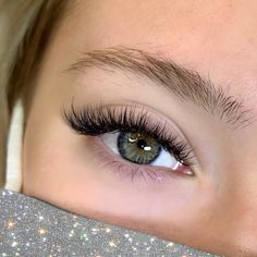 Hybrids & sparkles? The perfect combination...😍 Lashes by @lasshesbyliv using Omni Volume & X-Wrap X50 in 7-13 mm lengths #XtremeLashes #HybridLashes #Lashista Cat Eye Extensions Eyelashes, Lash Extensions Styles Natural Cat Eye, Hooded Eye Lash Extension, Lashes Hooded Eyes, Eyelash Extensions For Hooded Eyes, Lash Cat Eye, Eyelashes Growth