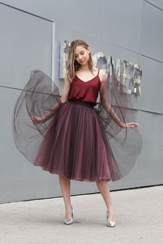 Lined Tulle Maxi Skirt For Evening, Evening Tulle Maxi Skirt With Lining, Pleated Tulle Party Skirt With Lining, Tulle Pleated Flared Skirt For Party, Party Tulle Pleated Flared Skirt, Evening Tulle Flowy Skirt, Sheer Tulle Summer Skirt, Sheer Flowy Party Skirt, Sheer Flowy Skirt For Party