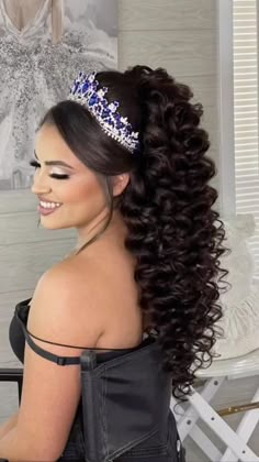 Hair Styles For Crowns, Cinderella Quinceanera Hairstyles, Hair Styles For 15, Hairstyles For 15, Quinceanera Hairstyles For Long Hair, Peinados Para Xv Años, Hair Down Quinceanera Hairstyles