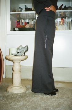 The new Essential Tracks are a chic take on the classic track pant, with a silhouette designed to flatter and with versatility. Designed with a low rise, statement elastic waistband, snug pockets and a wide leg silhouette. ⁠The Essential Tracks can be worn casually or can be elevated into a chic look. These sweatpants are detailed with metallic Charcoal embroidery below the right pocket, in our new Mode Mischief star artwork. Crafted with our heavyweight 370gsm fleece to keep you cozy & warm. fiord is a dark charcoal shade with blue undertones. MADE IN AUSTRALIA. 40% Cotton 60% Polyester All orders come with a complimentary cotton dust bag for safe storage of your fleece. Please store your fleece in the dustbag when not in use. HOW TO CARE FOR YOUR FLEECE: due to the nature of the fabric, Warm Undertone Clothes, Mode Mischief, Star Artwork, Sweatpants Wide Leg, Wide Leg Track Pants, Summer Graphic Tee, Track Pant, Safe Storage, Chic Look