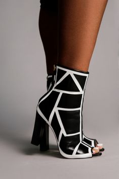 Looking for tall leather ankle Black/ white heel boots that perfect with all outfits? We are making unique Handcrafted in supple-soft nappa leather, graphic, geometric design gives an art-deco flair to the Liberty boot. Our designs will blow your mind. Click to see our collections and choose your best one. https://www.keeyahri.com/products/liberty-black-white  #keeyahri #blackboot #bootsforwomen #leatherboots #leatherbootssale #bootsoutfit #ankleboots #whiteboots White Heel Boots, Art Deco Graphics, White Leather Boots, Leather Paint, Shoe Inspiration