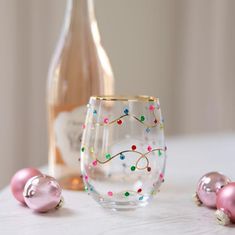 Rhinestone Lights Stemless Wine Glass - CeCe's Home & Gifts Stemless Wine Glass Painting Ideas, Wine Glass Painting Ideas Christmas, Wine Glass Painting Christmas, Christmas Wine Glass Painting, Cute Wine Glass Painting Ideas, Christmas Glass Painting Ideas, Glass Painting Christmas, Christmas Wine Glasses Diy, Wine Glass Painting Ideas