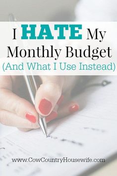 No matter how many times I tried re-working my monthly budget, I always wound up with too much month at the end of my money. Something had to change! I found a method of budgeting that changed the way I look at my budget and made it so much easier to stic Country Housewife, Weekly Budget, Monthly Budget Planner, Living On A Budget, Budget Tips, Making A Budget, Budget Printables, Create A Budget