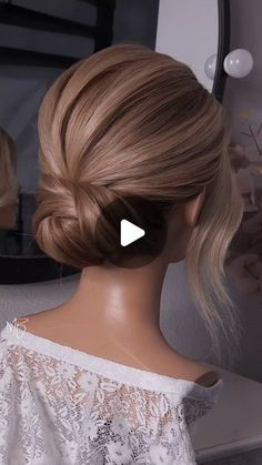 Simple Hair Bun, Chignon Simple, Low Buns, Hair Style Vedio, Peinados Recogidos, Hair Creations, Hair Tutorials Easy, Braids For Long Hair, Prom Wedding