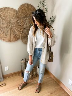 High Rise Cheeky Straight Jeans … curated on LTK How To Wear Straight Leg Jeans Outfits, Casual Church Outfits Jeans, Straight Jeans Outfits, Casual Church Outfits Winter, Jeans And Sweater Outfit, Comfortable Fall Outfits, Jeans And Sweater, Church Outfit Casual, Straight Jeans Outfit