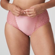 Vintage high-waisted briefs in a shimmery satin fabric with trendy nineties lace on the back and side panels.  Sunset Melba is a warm, powdery pink color providing a chic vintage look. Body Shapewear, High Waisted Briefs, Full Cup Bra, Lace Print, Nursing Bra, Lace Insert, Looks Vintage, Vintage Chic, Satin Fabric