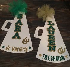 Cheer Competition Spirit Signs, Cheer Decorations For Lockers, Diy Cheer Posters Signs, Homecoming Cheer Float Ideas, Cheer Signs For Competition Ideas, Homecoming Float Ideas Cheerleaders, Cheer Homecoming Float Ideas, Cheerleader Senior Night Ideas