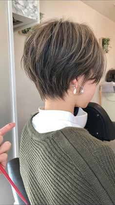 小顔ショート ナチュラル ショートボブ ハンサムショート｜LAS omotesando 大上海人 550249【HAIR】 Neck Length Hair, Japanese Short Hair, Short Hair Back, Short Shag Hairstyles, Asian Short Hair, Short Hair Trends, Short Hairstyles For Thick Hair, Short Choppy Hair, Shot Hair Styles