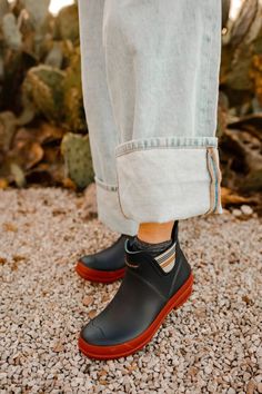 wild junkie, wild junkie shoes, wild junkie boots, women's boots, high heels boots, high heel boots, booties online sale, fashion boots, flat ankle boots Navy Blue Boots, Blue Boots, Slippers Cozy, Ankle Boots Flat, Bad Weather, Cute Outfit, Mess Up, Perfect Shoes, Navy Stripes