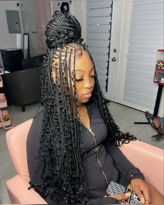 #fulani #braids #braidsforblackwomen #hairstylesforblackwomen #backtoschoolhairstyles #knotlessboxbraids #knotless Flip Over Fulani Braids, Hairstyles For Beginners, Hair Braid Designs, Cornrows Natural Hair, Lemonade Braids Hairstyles, Parting Hair, Black Ponytail Hairstyles