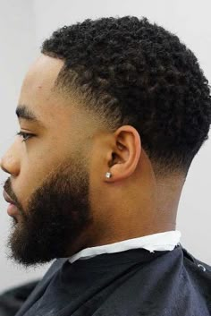 Taper Fade Haircut, Tapered Haircut, Black Men Hairstyles, Hairstyles Men, Mens Haircuts Fade, Curly Afro