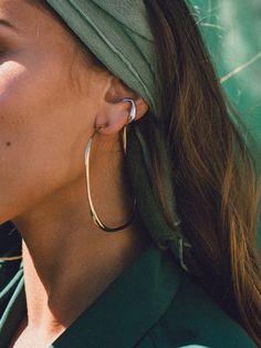 Large VERO Hoops Faris Jewelry, South Fashion, Celine Daoust, Geode Jewelry, Aurelie Bidermann, Flower Earrings Studs, Flower Studs, Jewelry Inspo, Green Fashion