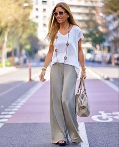 Plus Size Wide Leg Pants Outfit, Wide Leg Pants Outfit Casual, Fashion Blazer Outfits, Plus Size Wide Leg Pants, Linen Style Fashion, Outfit Verano, Plus Size Wide Leg, Wide Leg Pants Outfit, Leg Pants Outfit