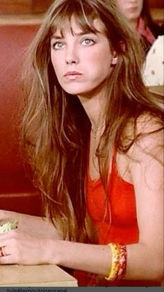 Jane Bodkin Hair, Jane Birkin Long Hair, Jane Birkin Bangs Fringes, Jane Birkin Curtain Bangs, 90s Hairstyles Fringe, 70s Faceclaims, Jane Birkin Hairstyle, 70s French Bangs, Long Hair And Short Bangs