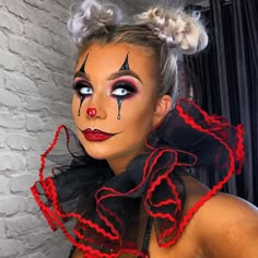 Scary Clown Hair Ideas, Challenging Makeup Looks, Hot Clown Makeup Halloween, Hot Clown Halloween Costumes, Killer Clown Costume Women, Scary Clown Makeup For Women, Creepy Clown Costume Women, Red And Black Clown Makeup, Killer Clown Makeup Women